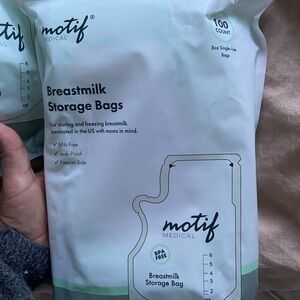 Motif Medical Breastmilk Storage Bags - White